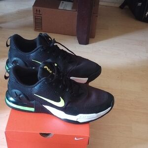 Nike Black and Green Sneakers